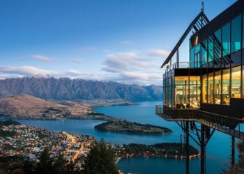 金旅獎三冠王！出國跟團首選ETS尊榮假期