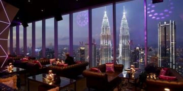 GD Properties(佶帝集團)震撼推出 KL360 馬來西亞首座70米懸崖彎曲泳池與10米長和透明玻璃天空滑梯地標 投資熱點引爆吉隆坡!