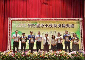 屏東72位國中小校長今天交接