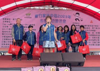 新竹市政府廣場前 寒冬送暖 愛灑人間公益活動