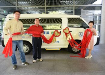 屏縣府感謝福邦企業行捐贈復康巴士