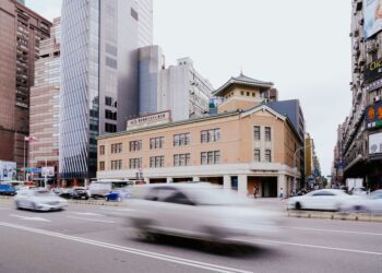 跟著文資地圖認識臺北歷史風景 漫步城中到攝影中心換貼紙