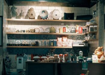 古老宮廟化身咖啡新地標　南機場夜市的隕石咖啡