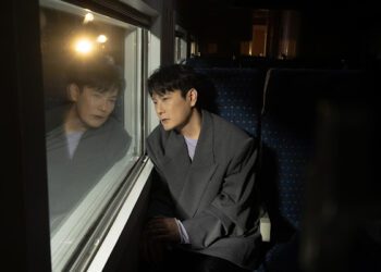 張信哲首支閩南語歌〈皺紋寫字〉李璇化身「母親之詩」 歲月柔光與愛的延續