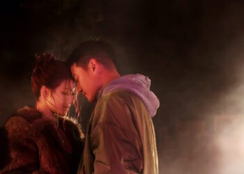 舒華為周興哲獻出處女作 嘗試動作片劇情 借位吻戲超浪漫