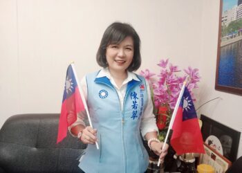 10/10「愛國家、護國旗」機車行 陳若翠號召為中華民國「騎」慶生！