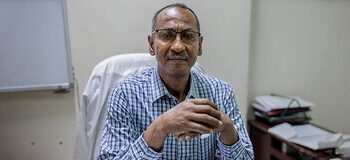 Jamal Eltaeb 醫生獲授予 2025 Aurora Prize for Awakening Humanity