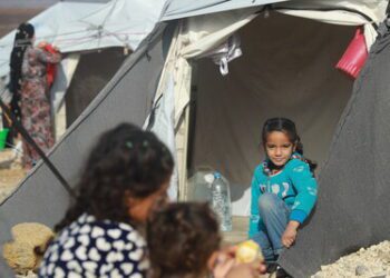 敘利亞八歲女孩連夜徒步逃離炮火 人道救援分秒必爭 救助兒童會守護戰火下的童年