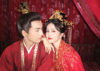 《寧安如夢》導演引導張凌赫吻戲「如狼似虎」 白鹿啵到嘴巴變形