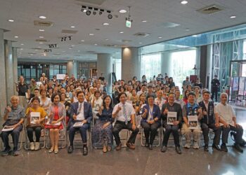 情投藝合陳中文、張麗綿夫妻聯展 屯區藝文中心即日開展