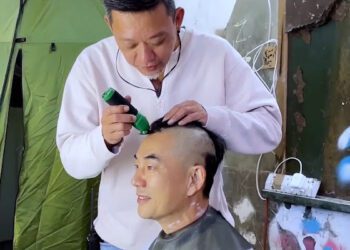 任賢齊為戲剃光頭 導演鄭保瑞 親手除毛