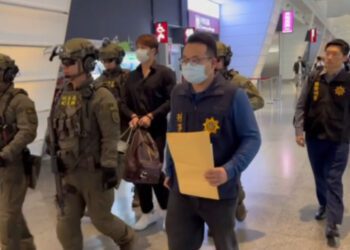 （新加坡押返通緝犯片）槍砲通緝犯潛逃新加坡　台星兩國合作押返