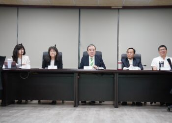 因應美國關稅 胡忠一次長與蘭花業者座談傾聽業界聲音