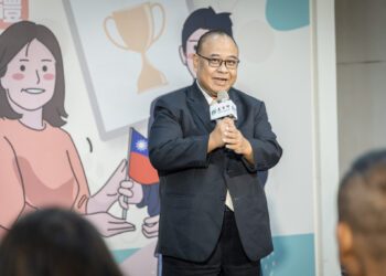 寵物美容台灣代表隊前進韓國參賽 農業部授旗承諾完善產業制度