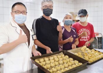 大林慈濟「不二坊」《總鋪師團隊》素栗子月餅 溫暖搏感情