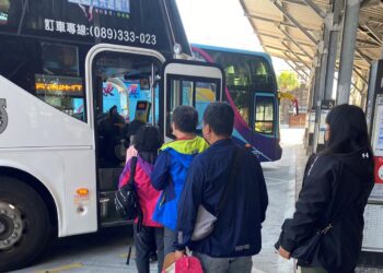 搭乘客運泡湯好便利!