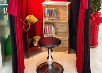 復古電話亭現身中市圖 訴說新二代成長故事