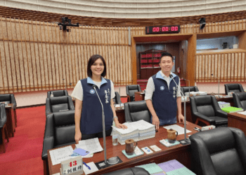 KK政線李眉蓁鍾易仲：攻擊提問學生，並不能保護自己的完美