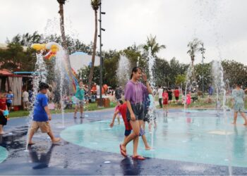 東石海之夏首發登場 遊客嗨翻：明天還要來！