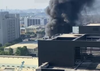 楠梓科技產業園區火災 高市出動31個分隊 撲滅火勢無人傷亡！