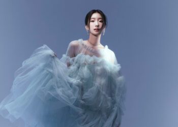 新輯主視覺秀純白紗裙爆仙氣「華哥」浪漫 粉讚:仙女下凡