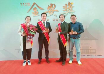 嘉市玉山國中、育人國小光榮獲交通安全教育「金安獎」肯定