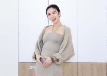 蔡允潔喜懷第二胎 老公確認驗孕棒 當下反應曝