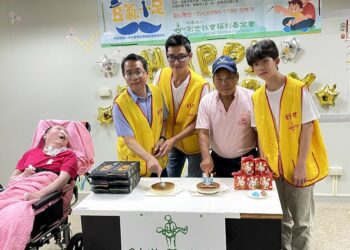 藝人陳冠霖攜愛子為植物人慶生