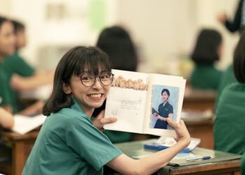 喚醒《夜校女生》回憶 BLACKPINK Rosé、101大樓跟上「小綠綠」熱潮