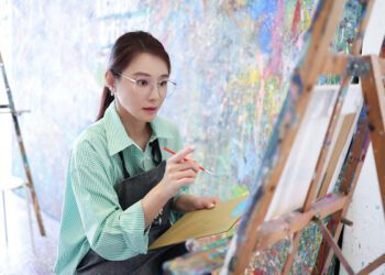 陳怡蓉手繪人權郵票卡片 被6歲女兒要求改6次！