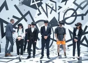 《永恆聖母院》世界巡迴首站在高雄　HTC 引領穿越共遊中世紀巴黎饗宴