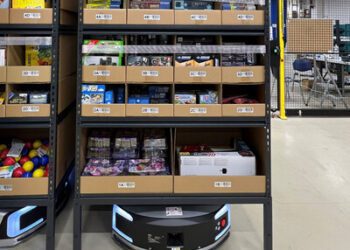 Geek+ 為全球企業 Rhenus Logistics 的瑞士貨倉提供「貨到人」解決方案