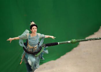 《與鳳行》趙麗穎甩5公斤長槍當女戰神 「霸總式」強吻林更新