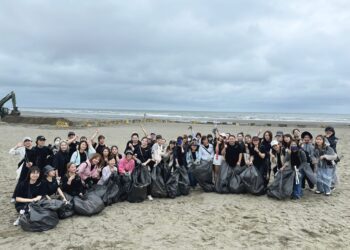 美業集團Eunice spa淨灘活動圓滿落幕 董座：開心跟團隊一起 拼下去就對了！