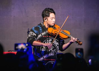 SAM LIN林中宣為「第一次」獻出「狂拉猛打」十八招 大秀「一人樂隊」絕技