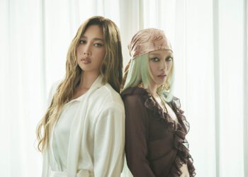 姊妹太有愛！琟娜VERNA親臉A-Lin 姐一轉頭蜜唇合體