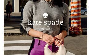 KATE SPADE NEW YORK 最新廣告活動「SPARK SOMETHING BEAUTIFUL」,除了經典 Z 世代「DUO」手袋、ICE SPICE 和 CHARLI D’AMELIO 回歸,也邀請 LAUFEY 出席