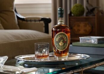全球最受讚譽的威士忌品牌宣布推出 2024 年版的 10 年黑麥威士忌