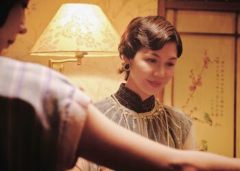 于子育客串《商魂》旗袍上身 跟邵雨薇打牌談八卦