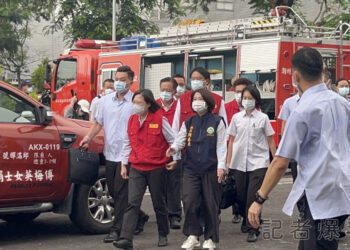 屏東高爾夫球具工廠火警百人死傷 總統蔡英文親赴現場慰問致哀