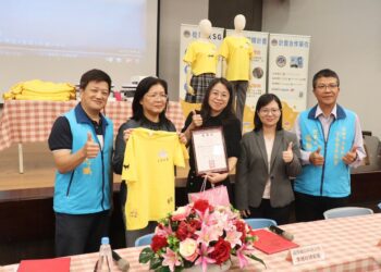 三民家商攜手威齊織品簽約策略聯盟 培育成衣織品文創印刷人才 推廣技職體系再復甦