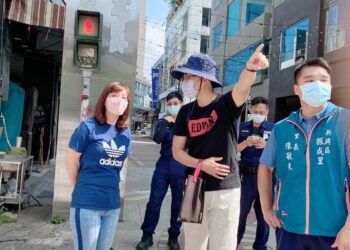 20年難題 許采蓁反映民意 新堀江分隔島終於打通開放行人通行