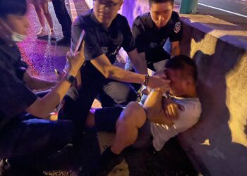 變造車牌現蹤 勤警攔截圍捕 犯嫌自撞護欄被逮