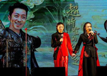 京成兄妹《超時空的約定》歷波折 王瞳、阿京分享艾成點滴抱頭痛哭