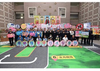 嘉義市家長協會慰勞警方護童勤務人員　寒冬送暖390箱泡麵致謝