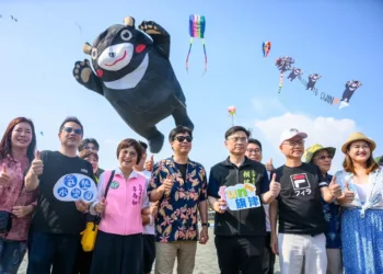 2023旗津風箏節開幕　12米高雄熊風箏亮相萌爆表