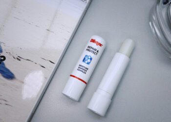 旅行不怕乾裂！碧唇Blistex水感修護潤唇膏24小時保濕陪妳走遍世界
