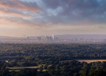 Nobu Manchester 破土動工，Robert De Niro 與 Salboy 團隊造訪曼徹斯特