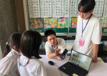 數位閱讀正夯 中市圖攜手數位青年T大使前進校園推廣電子書