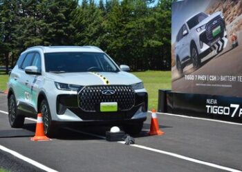 30km/h硬碰242mm障礙，TIGGO7 CSH墨西哥電池刮底挑戰無懼「硬傷」